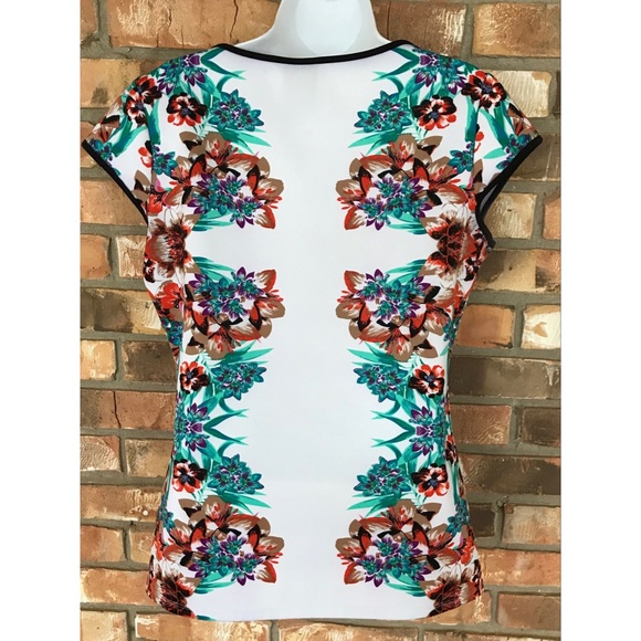 Bisou Bisou Women’s Sleeveless Floral Multicolored Top Size Medium - Picture 2 of 8